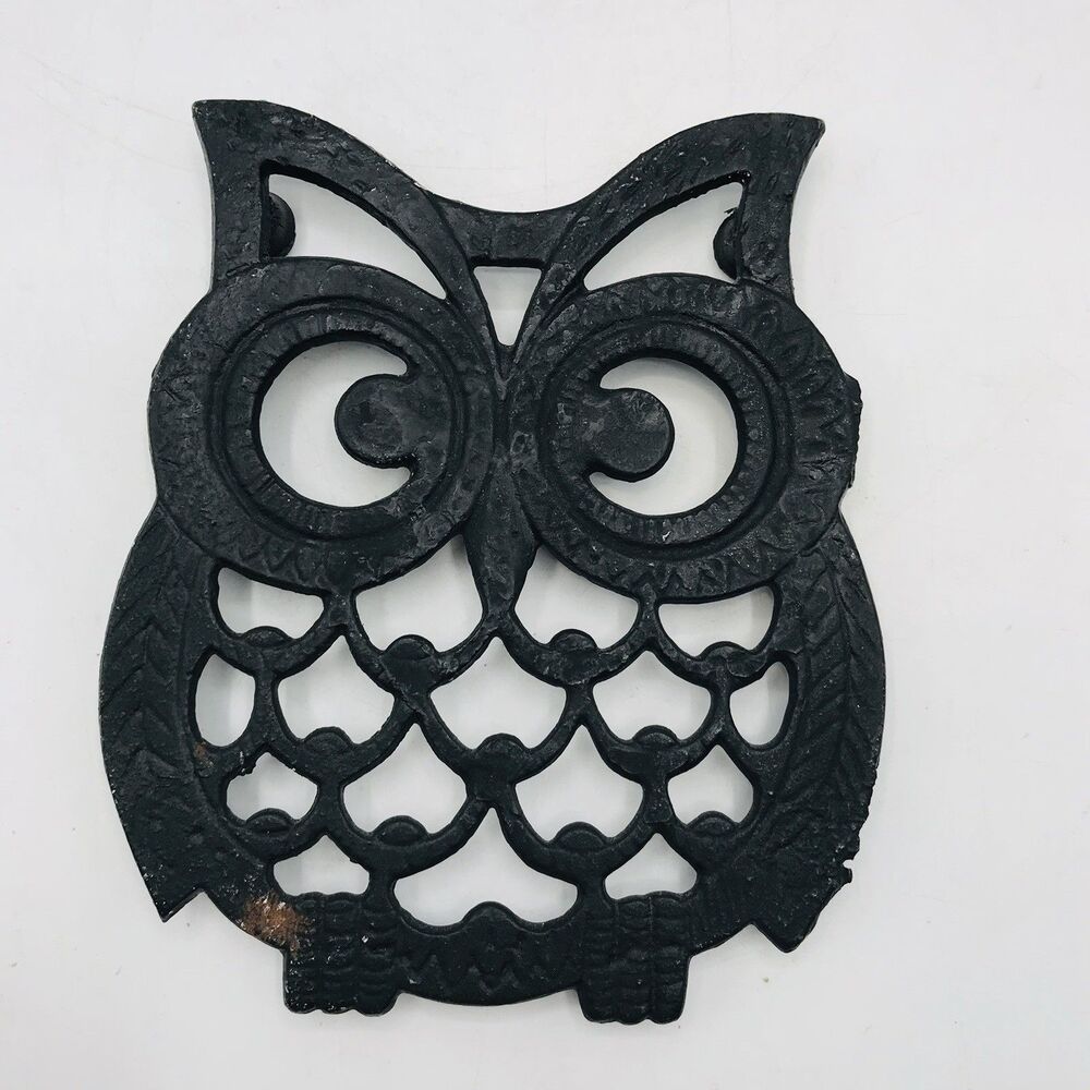 Vintage Cast Iron Trivet Owl 4.5” x 5.5” - Made in Taiwan - Cute!